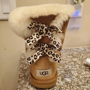 Size 4 uggs